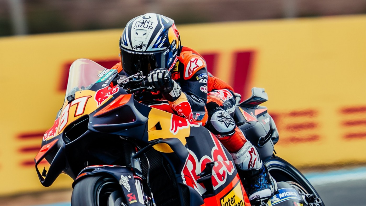 La lluvia enloquece la carrera al sprint de MotoGP