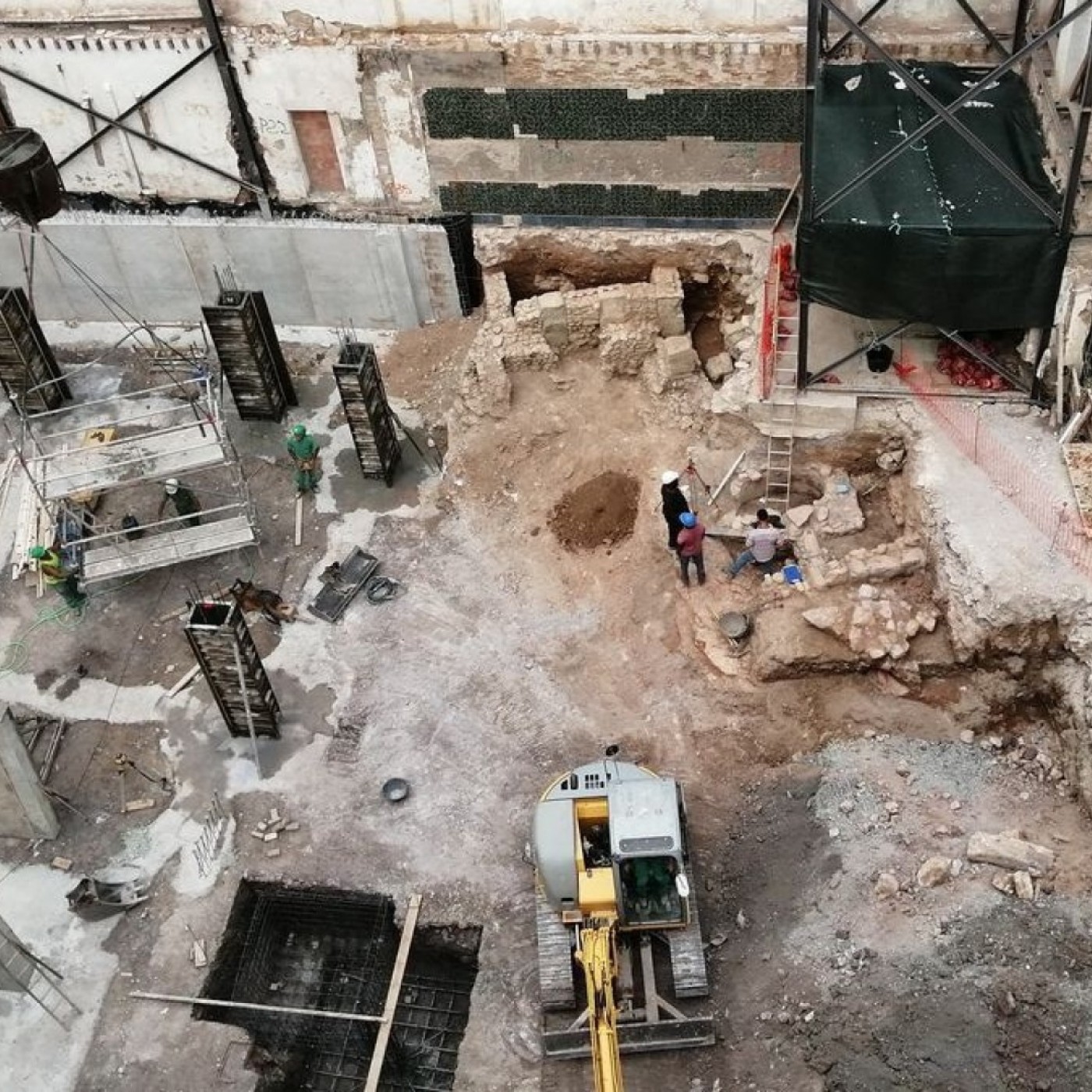 denuncian-la-destruccion-de-un-muro-de-e