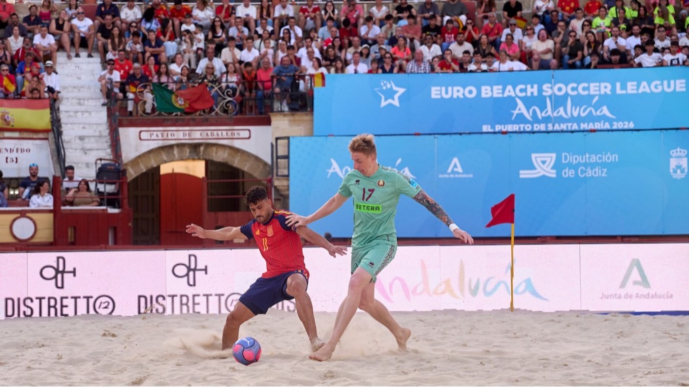 Chiky Ardil: "La Región es una potencia del fútbol playa y hay que ponerlo en valor"
