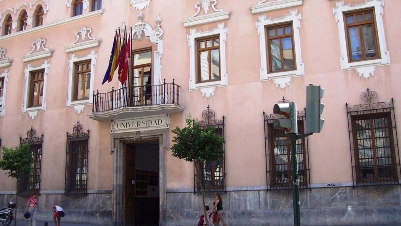 Los profesores asociados de la UMU creen 'injusto' volver a competir por un contrato indefinido