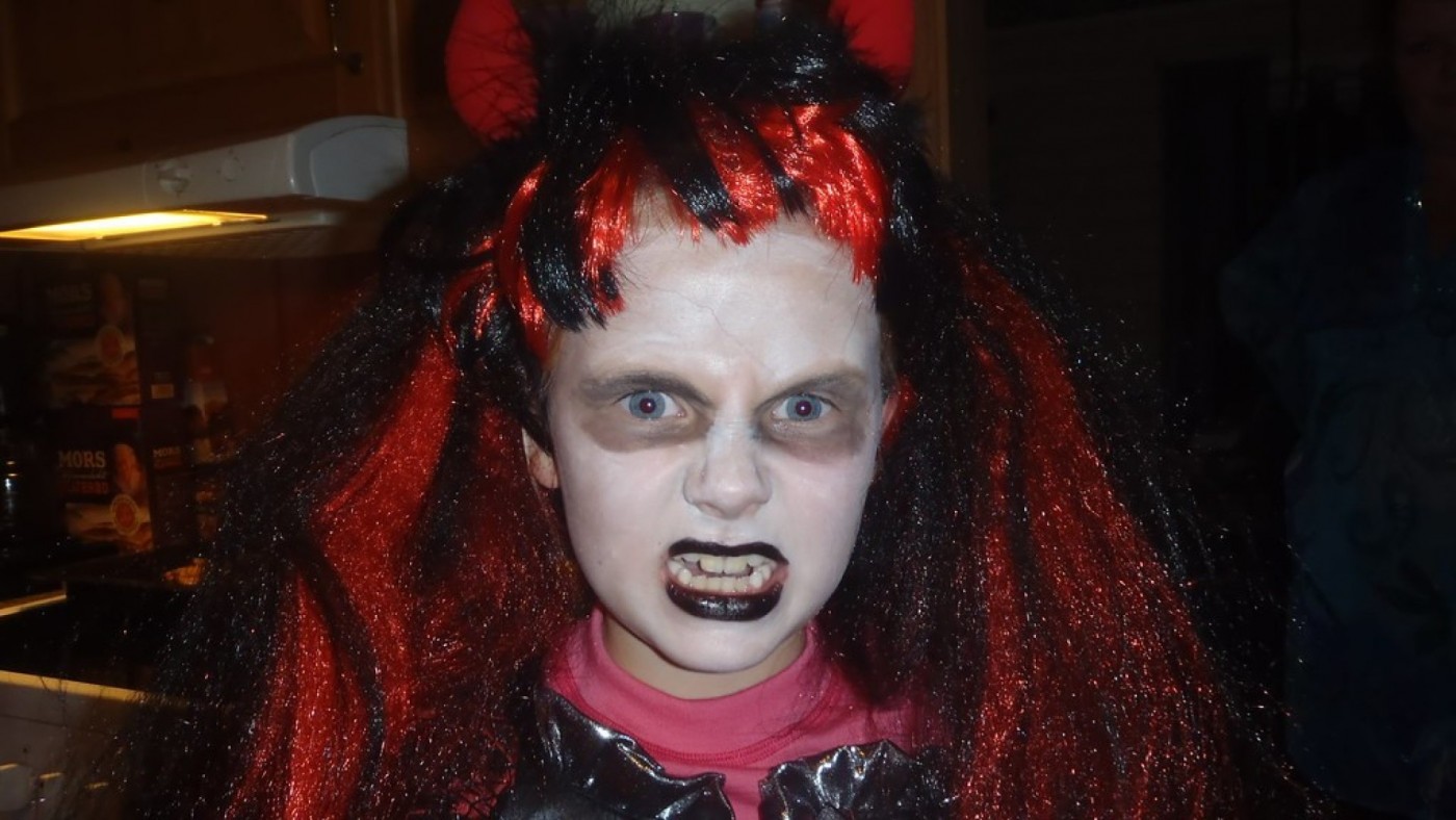 Consumur alerta de los riesgos de los disfraces y accesorios de Halloween