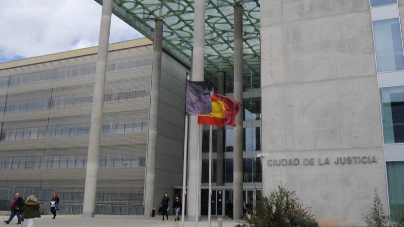 El juez amplía la investigación del caso de las prótesis del SMS y analiza cerca de 500 operaciones quirúrgicas