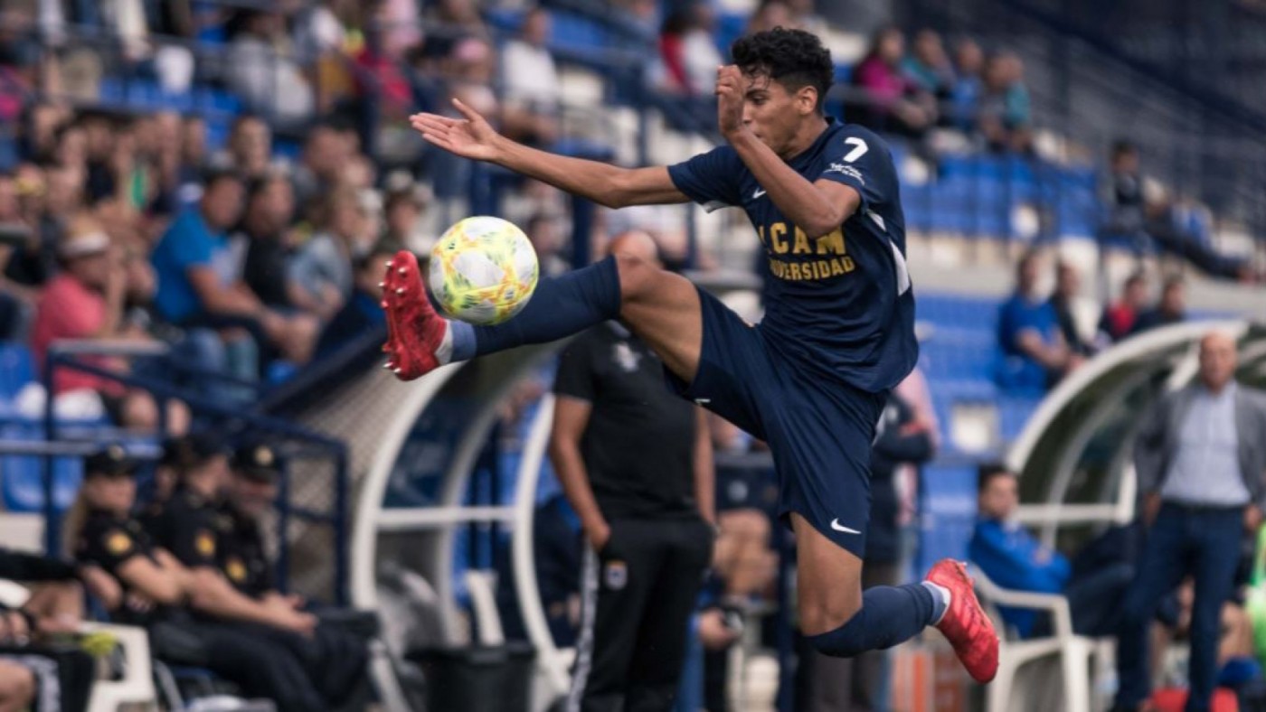 El UCAM Murcia CF cede a Johan al Coruxo