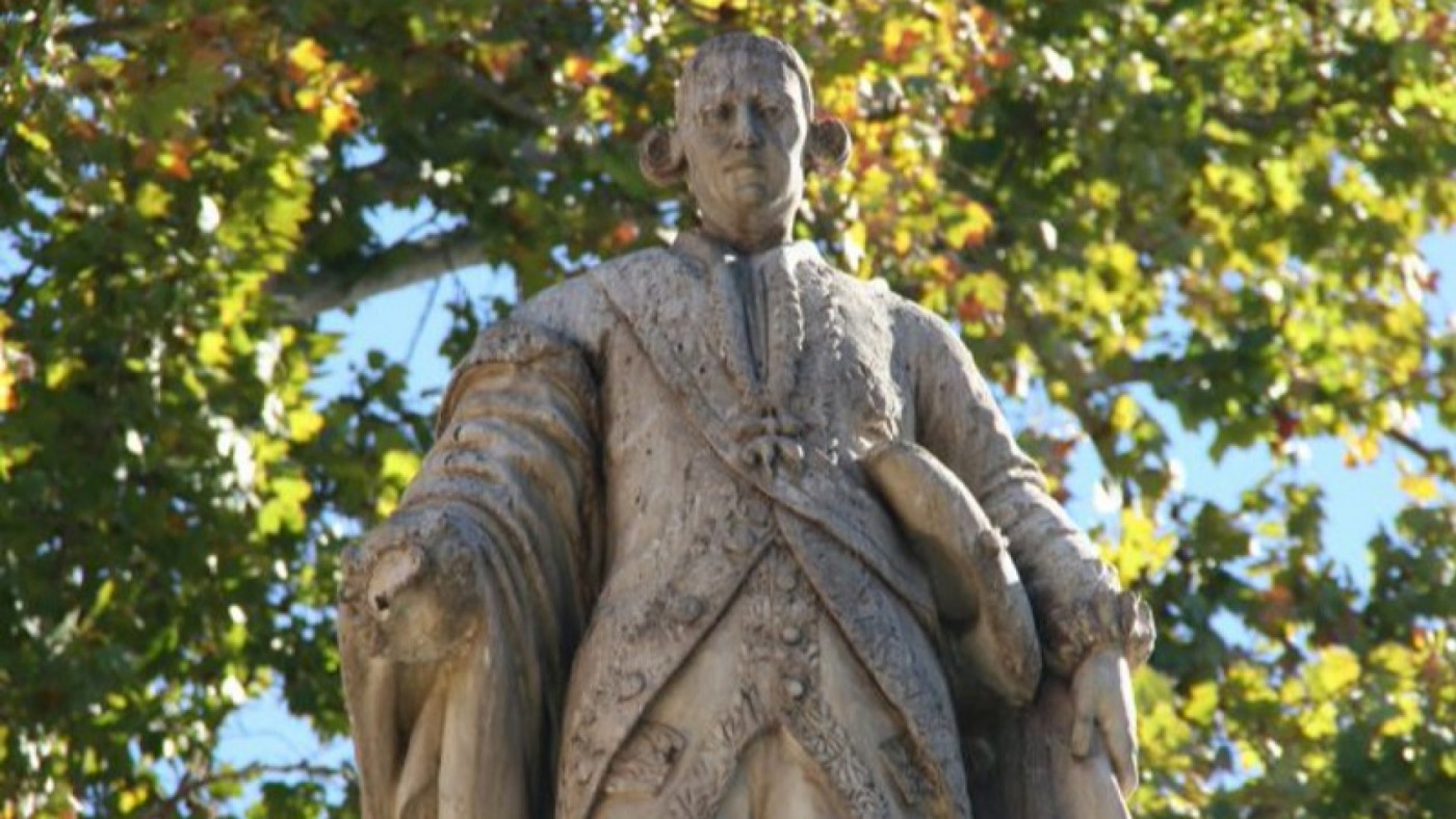 Estado actual de la estatua del conde de Floridablanca