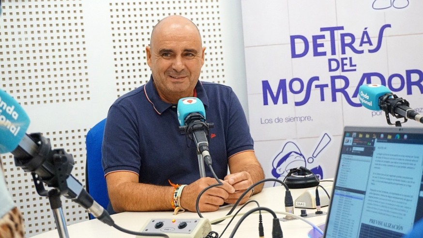 Detrás del mostrador. Hoy hablamos con Dani Carreres, de Locoloco Vintage, comercio de ropa y música de segunda mano en la zona de la Universidad