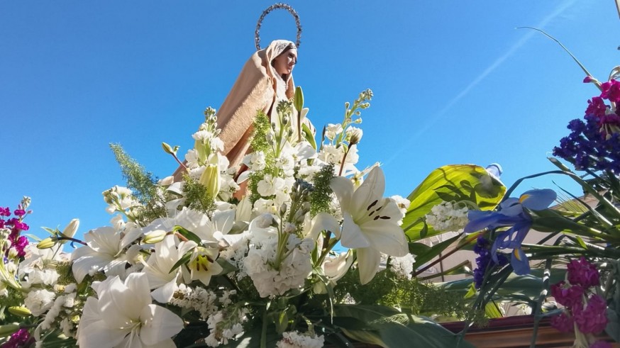 Yecla celebra la victoria sobre el mal en una luminosa procesión del Resucitado