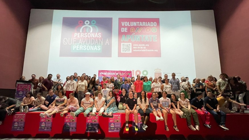 'Personas que ayudan a Personas', lema de la campaña del voluntariado de Assido
