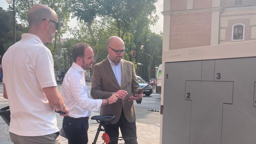 Nuevo aparcabici cerrado en la plaza González Conde de Murcia 