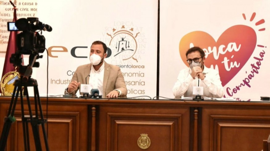 Los concejales de Economía y Hacienda, Francisco Morales e Isidro Abellán. FOTO: AYTO LORCA