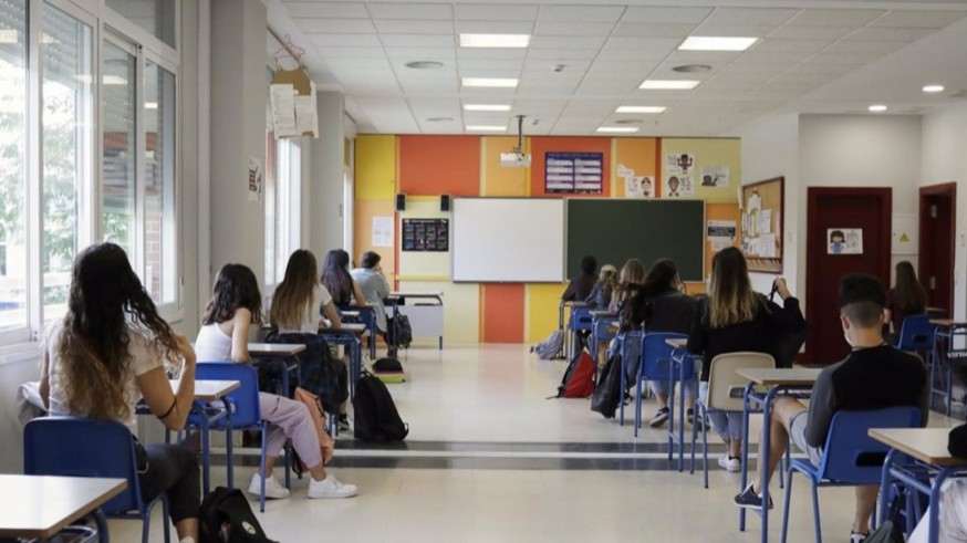 López Miras prevé un inicio de curso sin incidencias, pero la oposición critica que habrá aulas sin docentes 