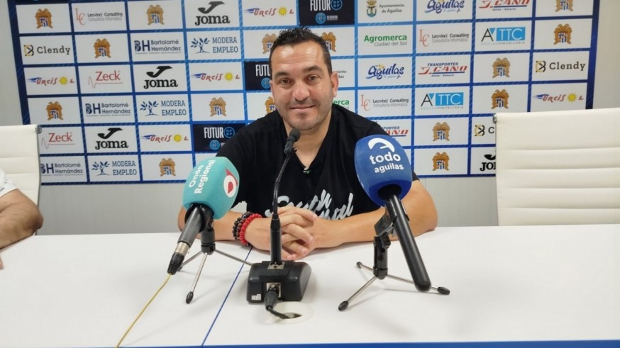 Adrián: "En este partido es fundamental controlar las emociones"
