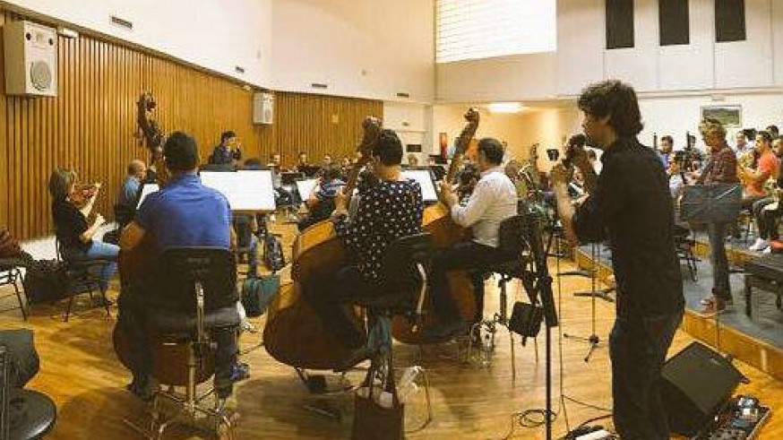 El grupo Second ensaya con la Orquesta Sinfónica de la Región