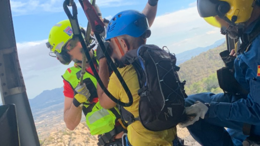 Emergencias rescata a dos escaladores en la Sierra del Lugar, en Fortuna