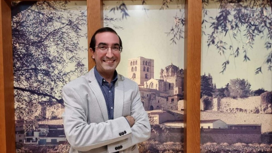 Luis Santamaría del Rio: "El sectarismo moderno se infiltra en cuestiones de salud y crecimiento personal"