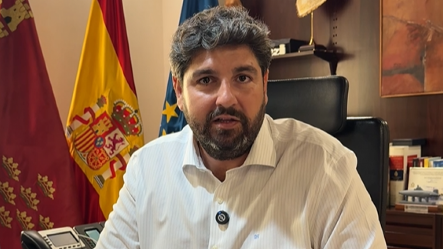 López Miras reclama a Sánchez los informes que alertaban de la llegada de migrantes a Ceuta