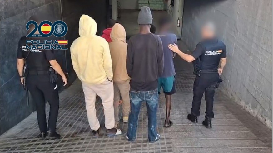 La Policía Nacional interviene casi un kilo de marihuana y carros de supermercado valorados en 2.000 euros