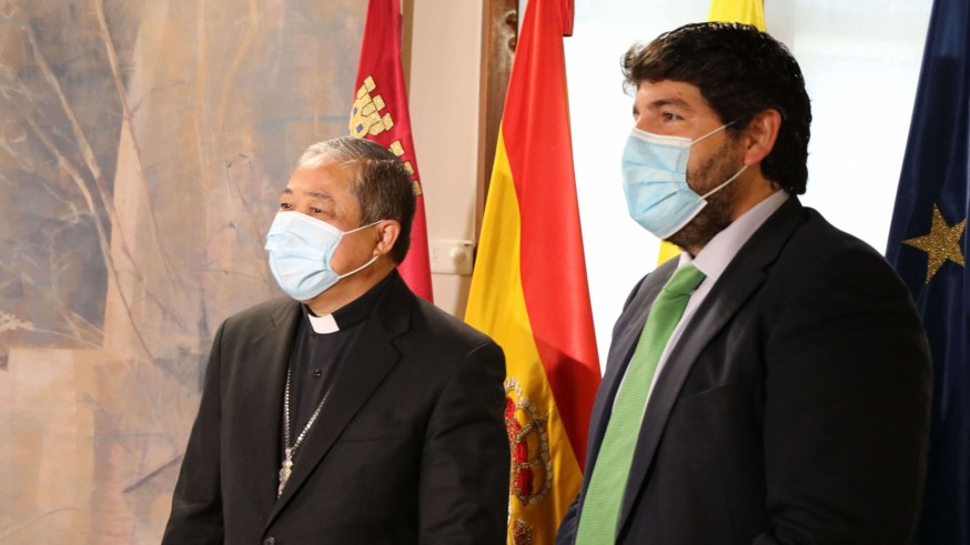 El nuncio del Papa Francisco, Mons. Auza, y el presidente autonómico, López Miras. DIÓCESIS CARTAGENA