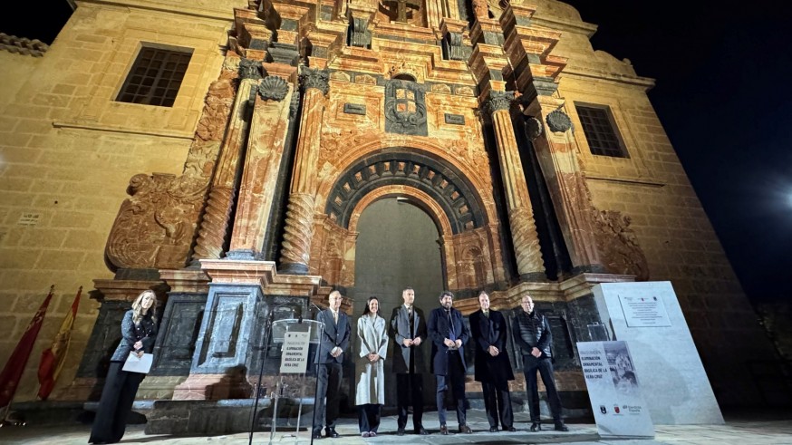 La Basílica de la Vera Cruz estrena iluminación en su fachada