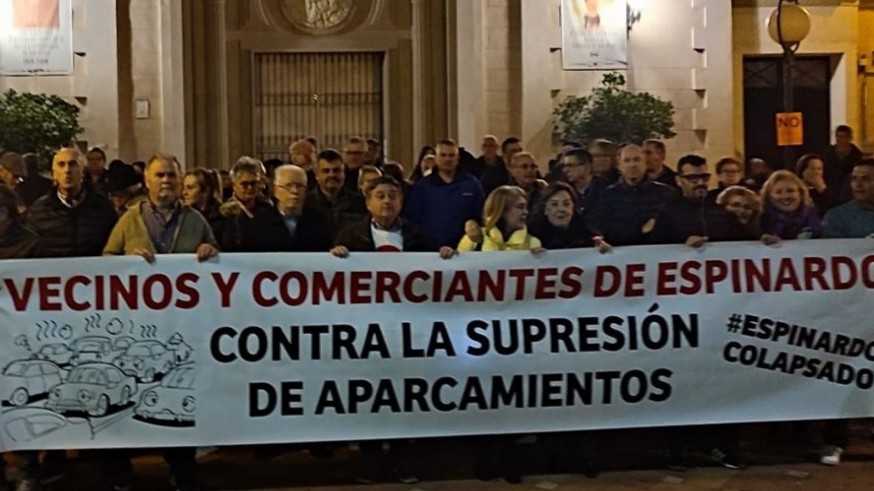 Vecinos de Espinardo presentan 4.000 firmas contra el Plan de Movilidad