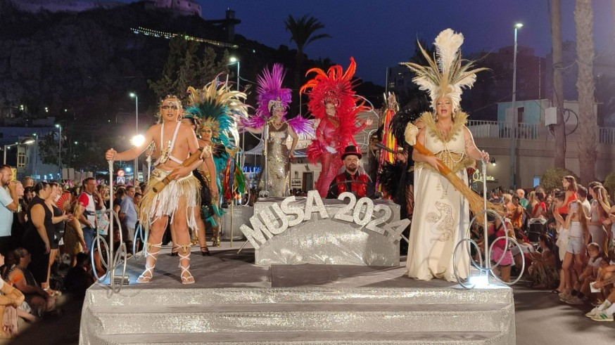 Águilas. Multitudinario desfile de Carnaval