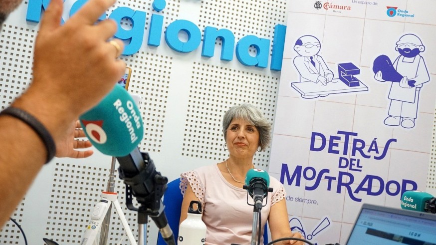 Detrás del mostrador. Hoy hablamos con Ana María Fuertes, de la tienda Verdiana-Bocados de Salud en la plaza de abastos de Alhama de Murcia