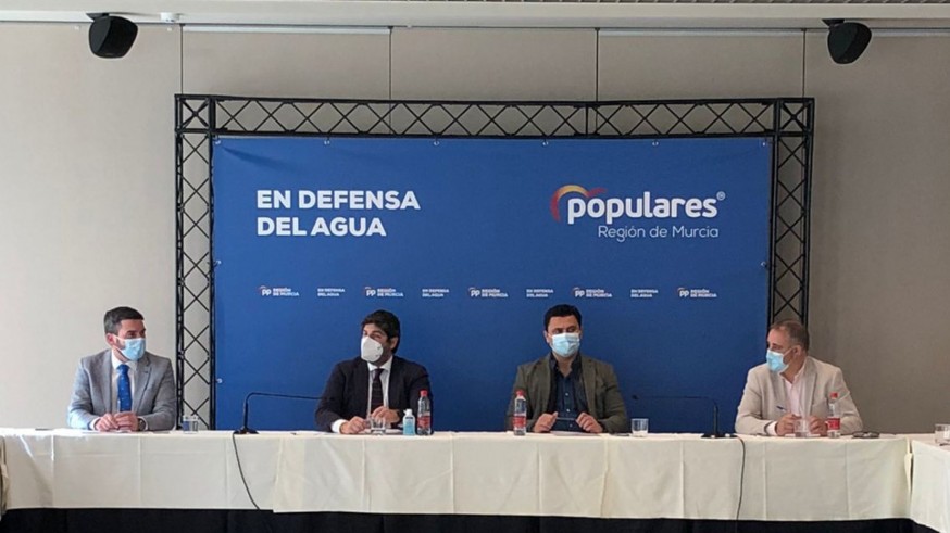 Reunión de López Miras con los alcaldes del PP en la Región