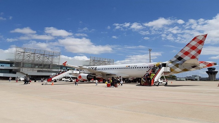 El aeropuerto de Murcia estrenará rutas con Lille y Venecia este verano