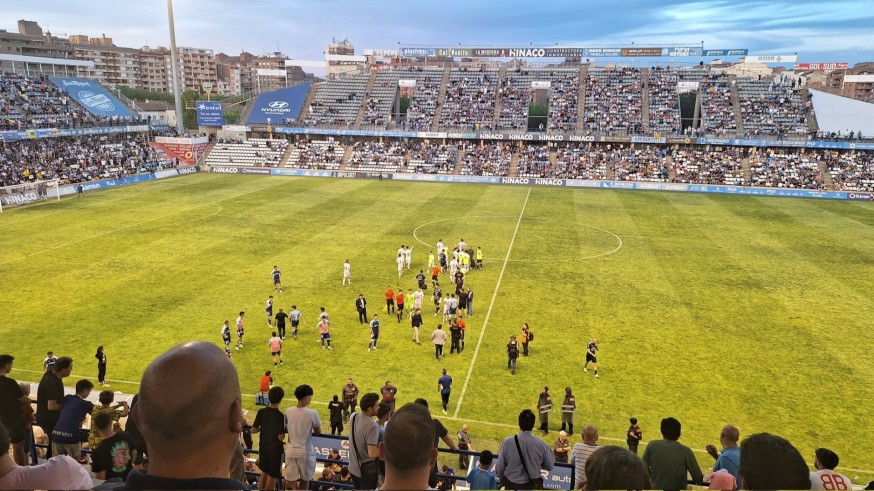 El Yeclano ve suspendido su partido en Lleida con 0-1 en el minuto 95 por incidentes