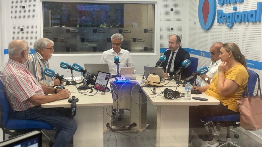 Javier Adán, Pedro Antonio Ríos, María Bolarín, Juan José García Escribano y Juan Ramón Calero analizan las noticias del día en Onda Regional