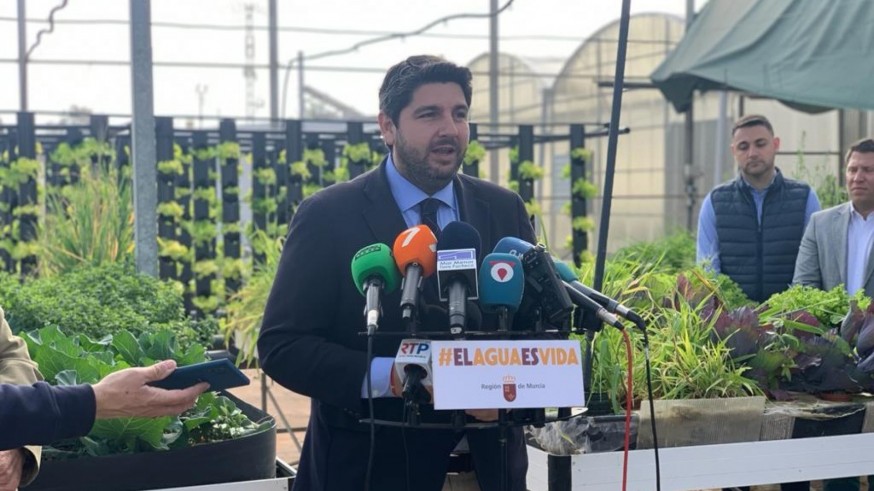 López Miras anuncia una nueva convocatoria con 8 millones para la incorporación de 200 jóvenes al sector agrario