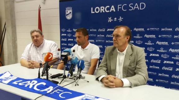 Curro Torres: "Quiero un Lorca FC ambicioso e intenso"