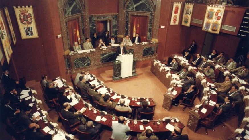 Investidura de Carlos Collado en 1987