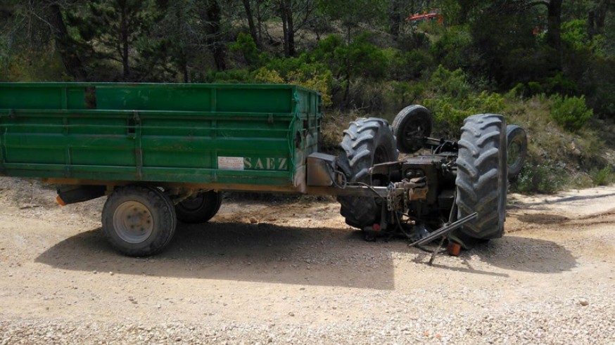 Tractor volcado en Jumilla