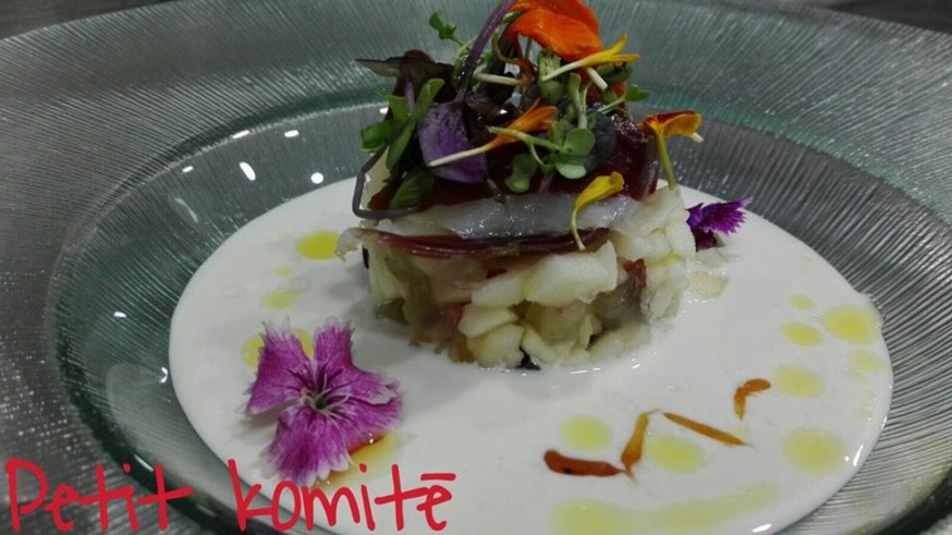 EL ROMPEOLAS. Rutas gastronómicas por la Trimilenaria. Restaurante 'Petit Komité' 
