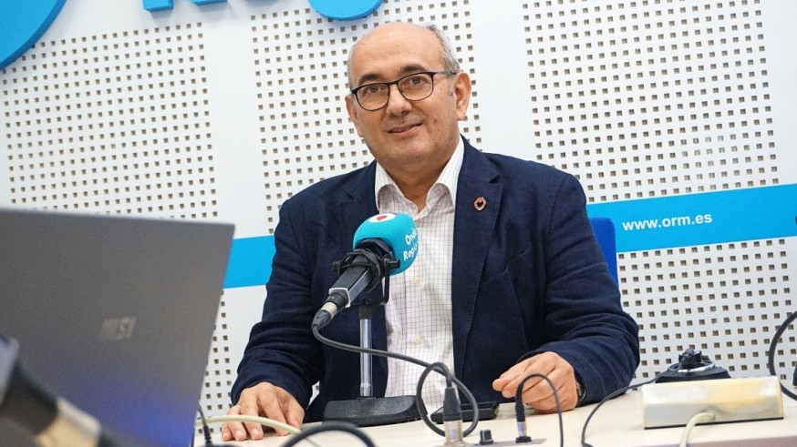 Con Pedro J. Cuestas, decano de Economía y Empresas de la UMU, hablamos de microeconomía, precios o la cesta de la compra