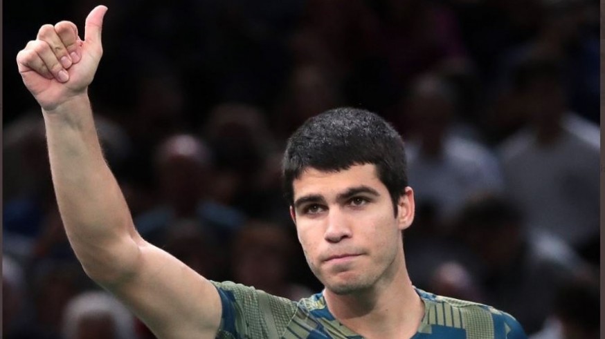 Alcaraz cae frente a Rublev en el torneo de exhibición de Mubadala