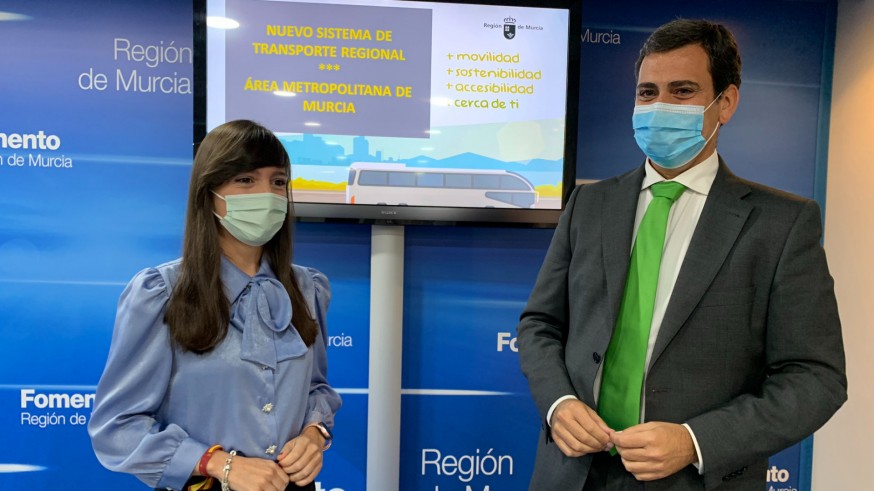 La directora general de Movilidad y el consejero de Fomento