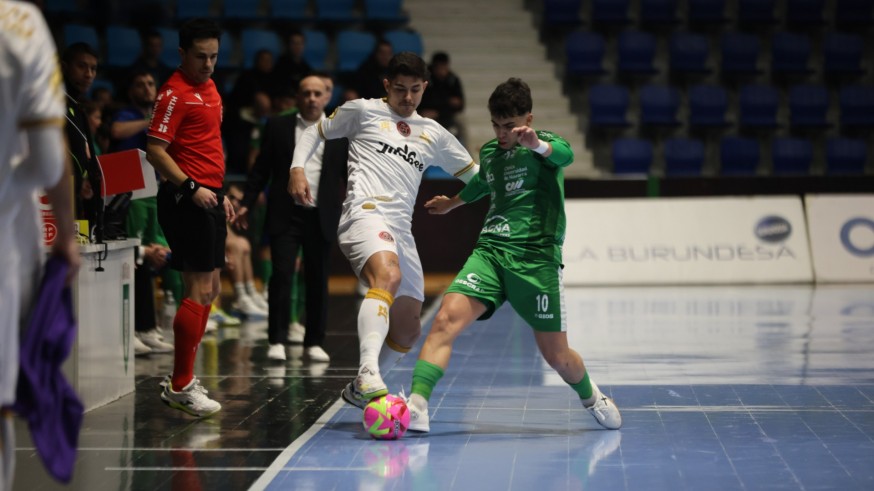 El Jimbee Cartagena cae en Pamplona víctima de sus errores (6-3)