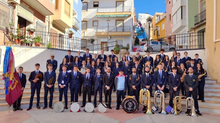 A bombo y platillo. Banda de la Unión Musical Santa Cruz de Abanilla