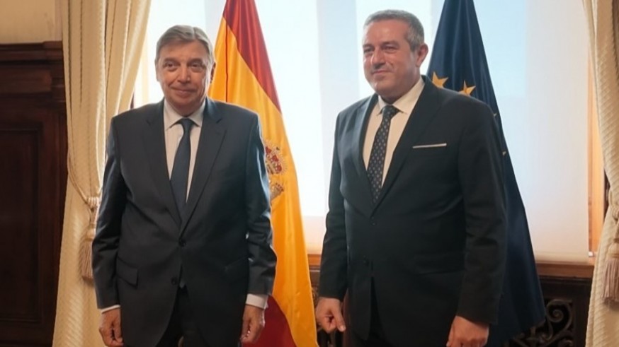 Buendía califica de "decepcionante" su reunión con el ministro Planas