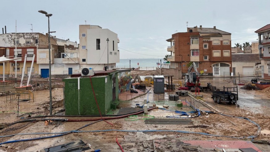 La tromba en Los Alcázares deja medio hectómetro cúbico de agua dulce en el Mar Menor y graves daños en el litoral