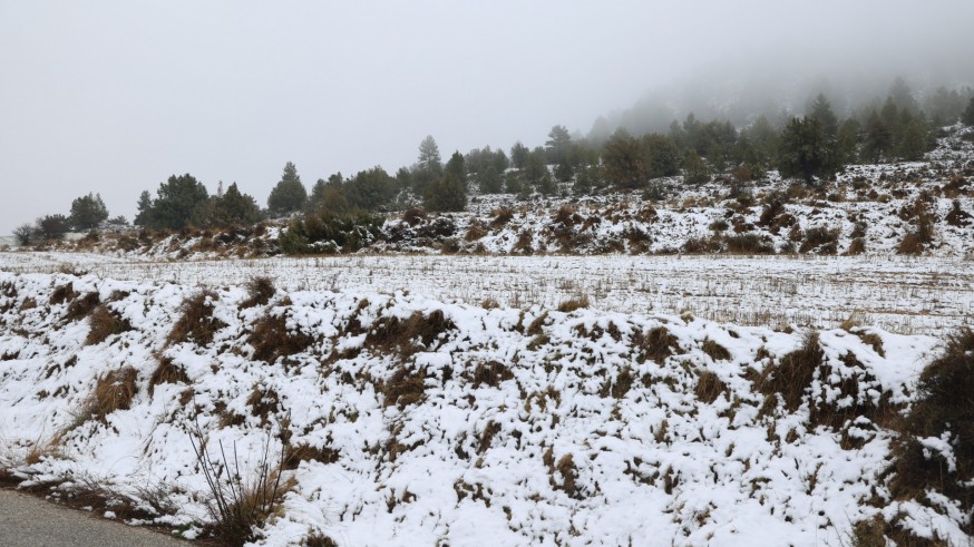 La nieve despide el invierno en la comarca del Noroeste