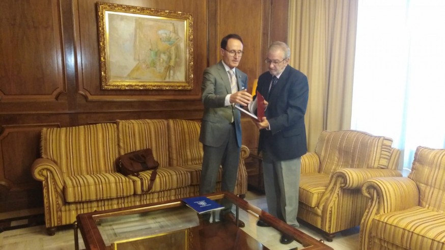 Alberto Castillo y José Luis Díaz Manzanera durante la reunión en la Asamblea