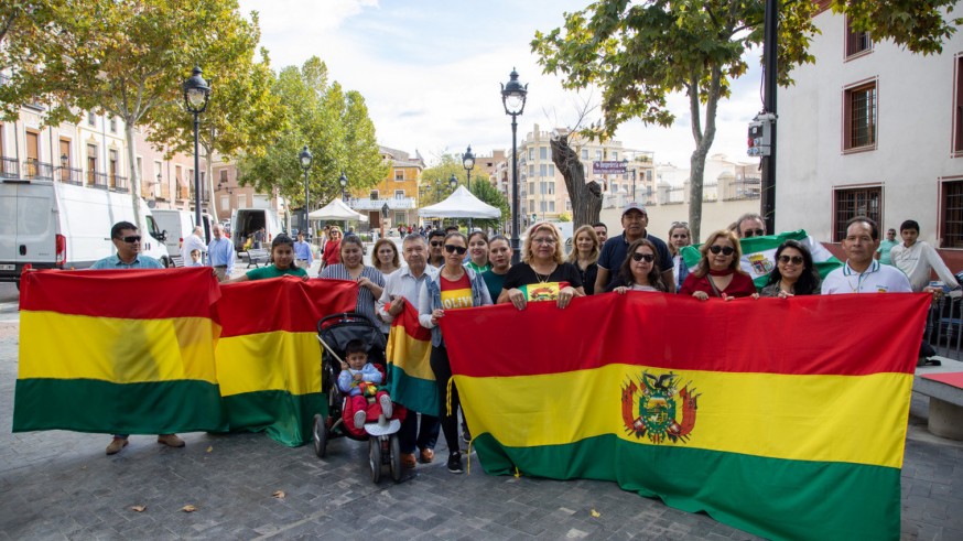 La comunidad boliviana en Caravaca de la Cruz protesta por la grave situación que está sufriendo su país