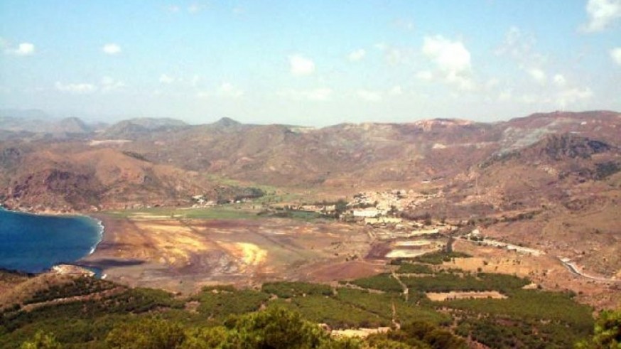 La pedanía unionense de Portmán sigue en la incertidumbre de si sellarán la bahía o regenerarán la playa