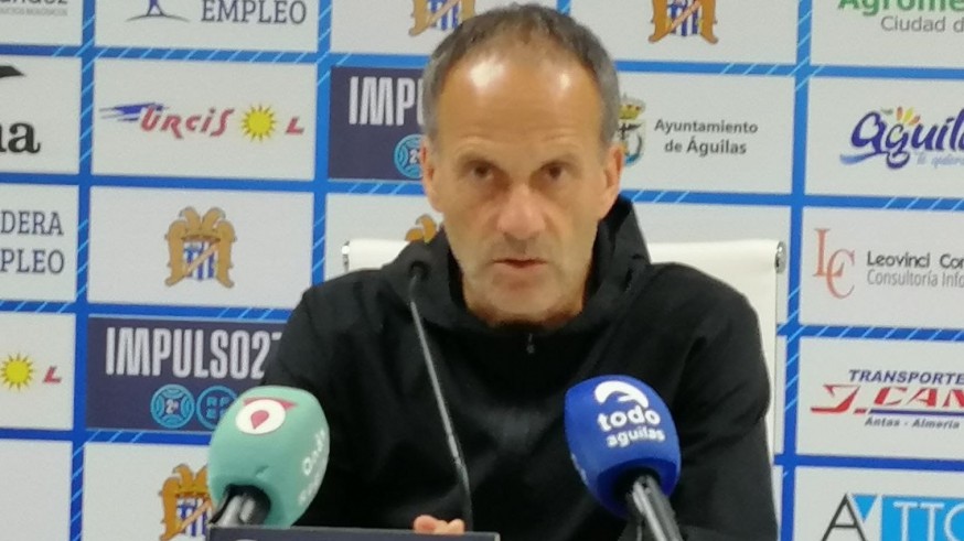Fran Alcoy: "El partido contra el Torremolinos es vital"