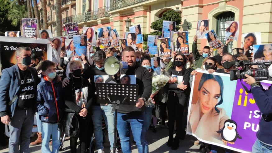Un centenar de personas pide un cambio en la legislación estética para que no vuelva a ocurrir el caso de Sara Gómez