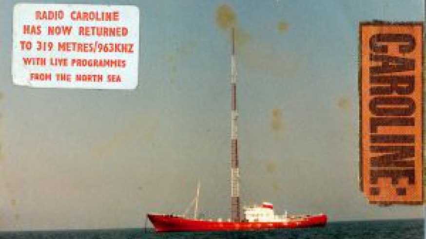 VIVA LA RADIO: El radiolaboratorio de la Dra. Costa. Las radios piratas: música desde alta mar.