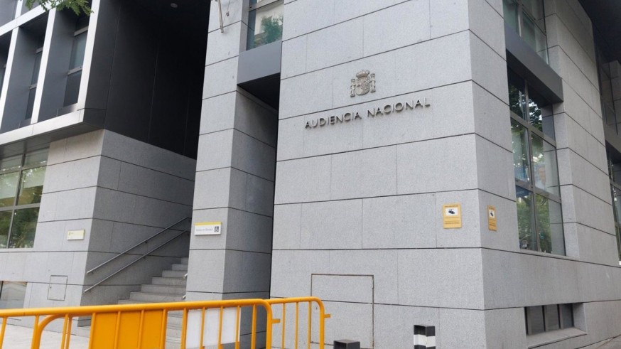 Policía Nacional trabaja en varios registros de viviendas ocupadas por presuntos islamistas radicales en el Campo de Cartagena