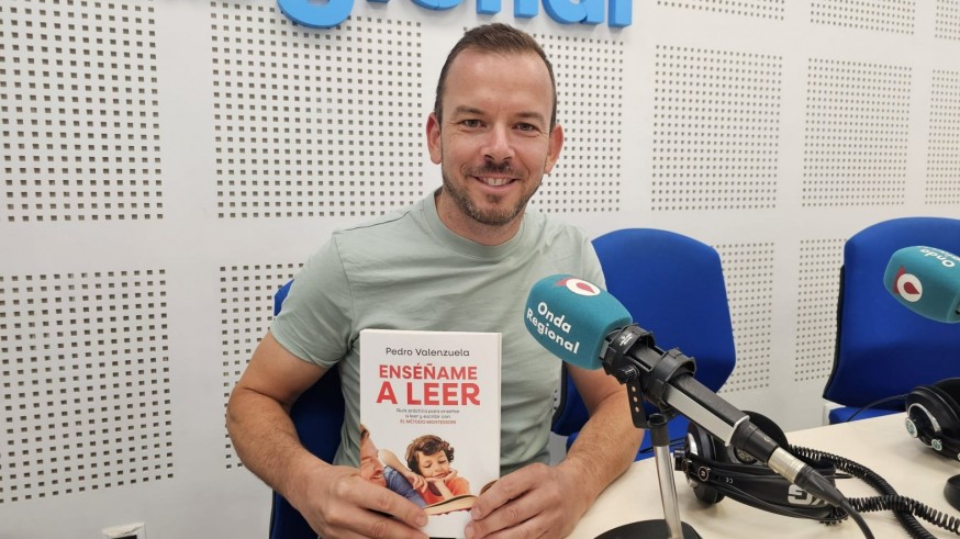 Pedro Valenzuela: "Los niños tienen que aprender a leer cuando su cerebro está preparado, no cuando lo marca la sociedad"